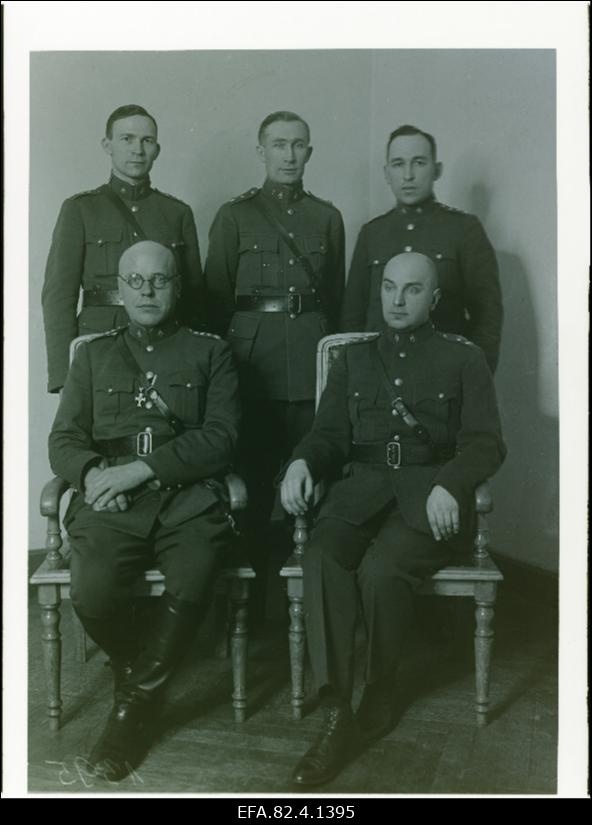 Kaitsevägede staabi Ohvitserikogu fotokomisjon.