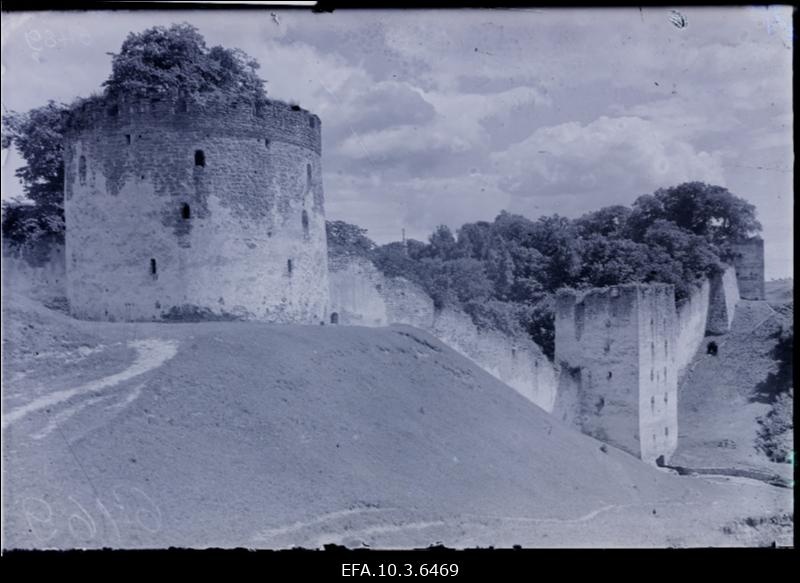 Petseri kloostri varemed.