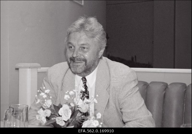Laulja Ivo Linna.