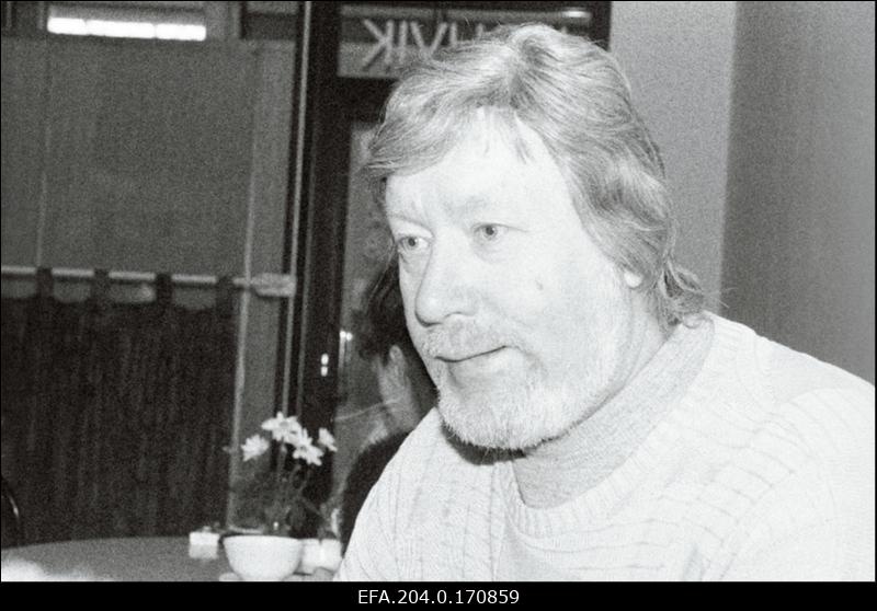 Orumets, Vello - laulja.