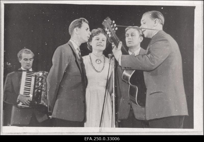 Laulab Eesti Raadio instrumentaalansambli kvartett.