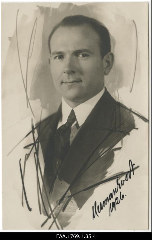 Üliõpilasseltsi "Liivika" liige, majandusteadlane Herman Evert, portreefoto