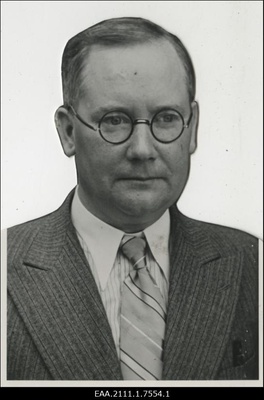 Mart Järvik (kuni 1935 Martin Gross), eesti piimandusteadlane, portreefoto  duplicate photo