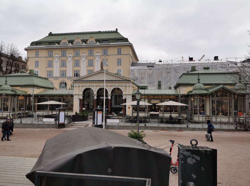 Ravintola Kappeli Esplanadin puistossa. rephoto