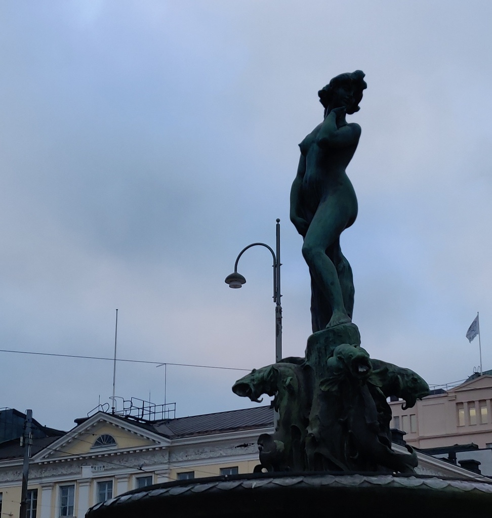 Havis Amanda sculpture by Ville Vallgren in Helsinki (29484842696) - "Havis Amanda" (Ville Vallgren, 1908), statue and shower font at the Helsinki Store. "merenneito" patsas in 1948.Photo: Nokelainen/Yle.
Do you know something about this picture? Please leave a comment or contact us by e-mail: flickr@yle.fi Read more about Yle, the Finnish Broadcasting Company: http://yle.fi/life park Fler skatter från Yles archive: http://svenska.yle.fi/arkivet More about Yle, the Finnish Broadcasting Company: http://yle.fi/yleisradio/ About-yle/this-is-yle rephoto