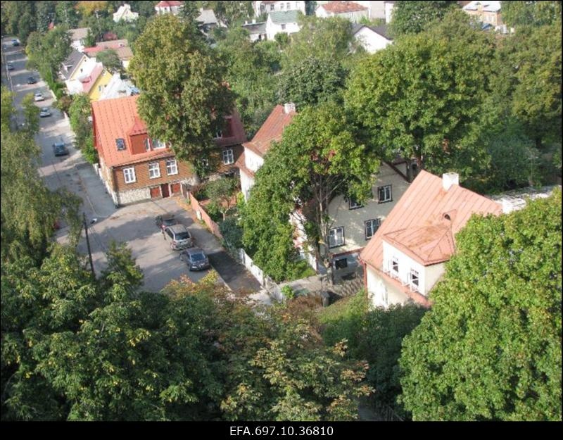 Vaade Peeteli kiriku tornist Pelgulinnale. Preesi tänav.