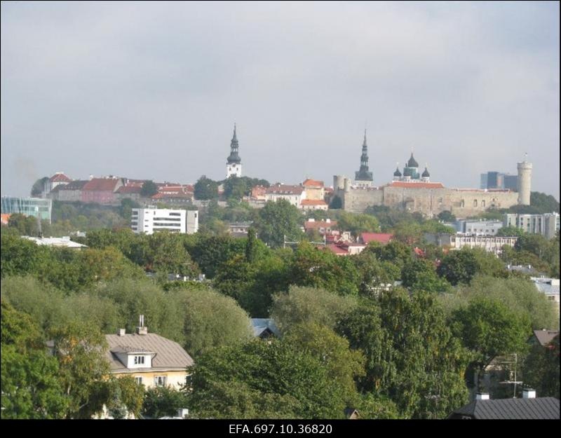 Vaade Pelgulinnale ja Toompeale Peeteli kiriku tornist.