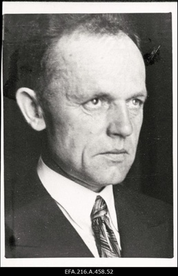 Eesti Julgeolekupolitsei poolt [1942] talletatud nõukogude aktivisti foto.  duplicate photo