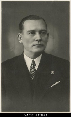 Aadu Tillisoo (kuni 1935 Adalbert Tillisson), Eesti politseinik ja  Tartu-Valga kriminaalkomissar ning seltskonnategelane, portreefoto  duplicate photo