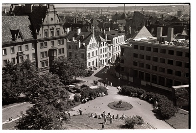 Harju tänava haljasala  similar photo