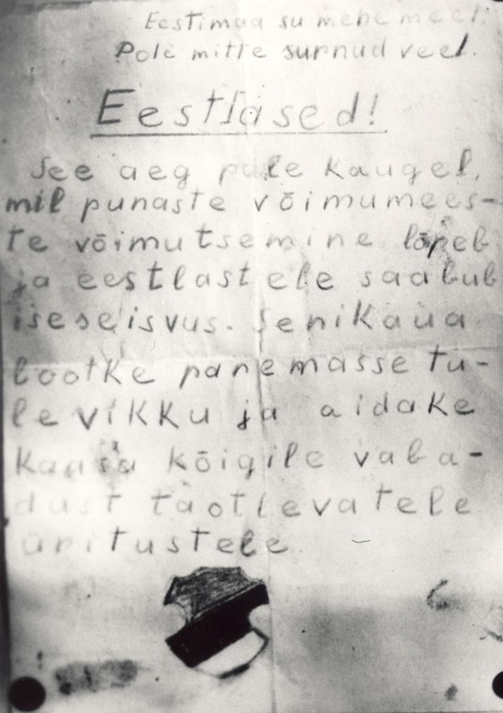 Lendleht täitevkomitee seinalt linnas