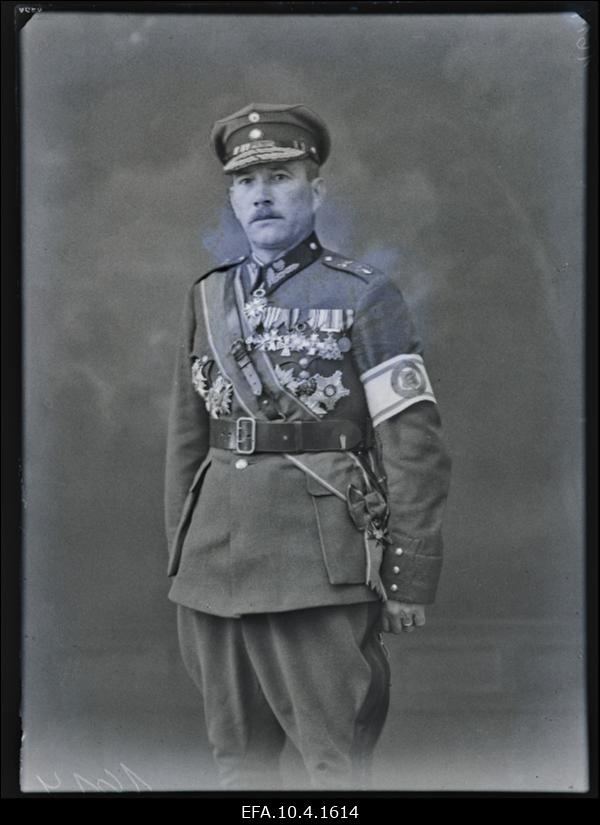 Kaitseliidu ülem kindralmajor Johannes Roska (Orasmaa).