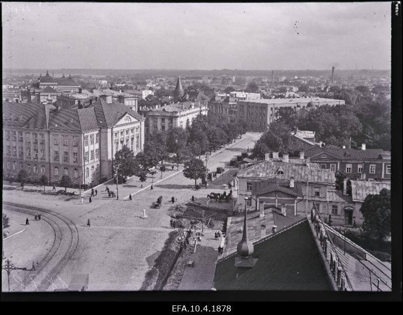 Vaade Estonia puiesteele.