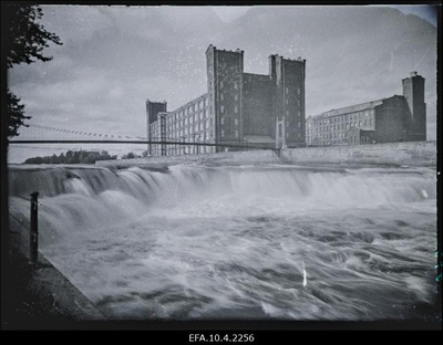 Vaade Narva jõele ja Kreenholmi Manufaktuurile.  duplicate photo