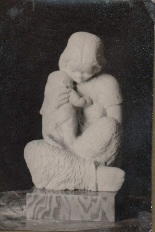 Foto albumist. Salme Riig. Ema lapsega. 1938