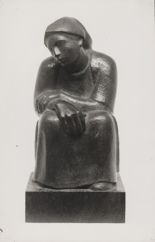 Foto albumist. Salme Riig."Manos cansadas" (Väsinud käed) 1949