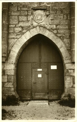 Kuressaare linnuse värav  duplicate photo