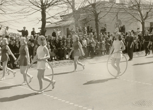 Võimlejad maidemonstratsioonil