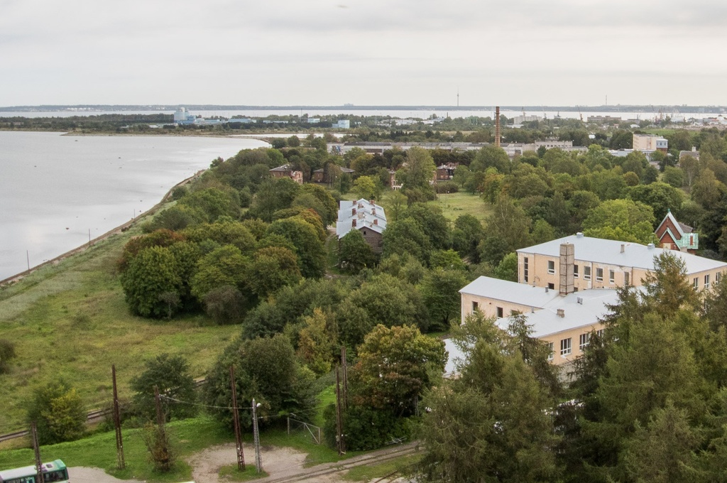 View of the Russian-Balti Laevatehase workers' premises from the main building tower rephoto