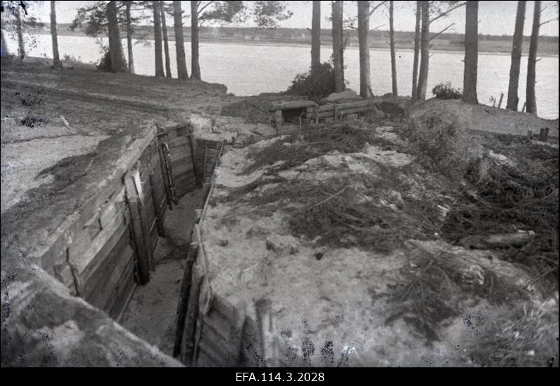 1.Jalaväepolgu poolt 1919 kaevatud kaevikud Narva-Jõesuus.
