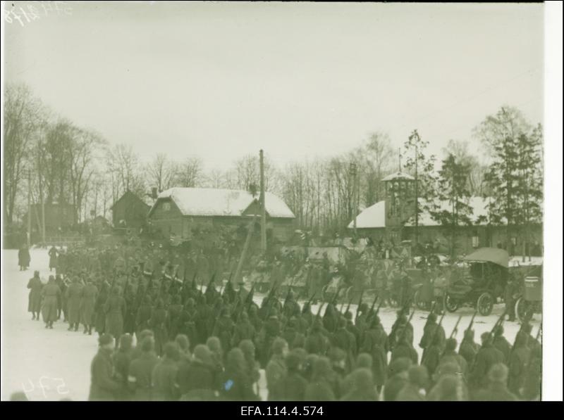 Vabadussõda. Linna vabastamise 1.aastapäeva paraad.