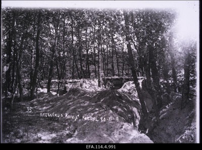 Vabadussõda. 6.Jalaväepolgu kaevikud Koiva (Gauja) jõe kaldal.  duplicate photo