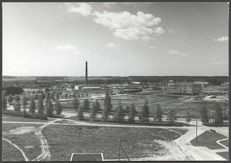 foto, Viljandi, Männimäe, KEK-i tootmiskompleks, adminhoone, mai 1982, foto E. Veliste