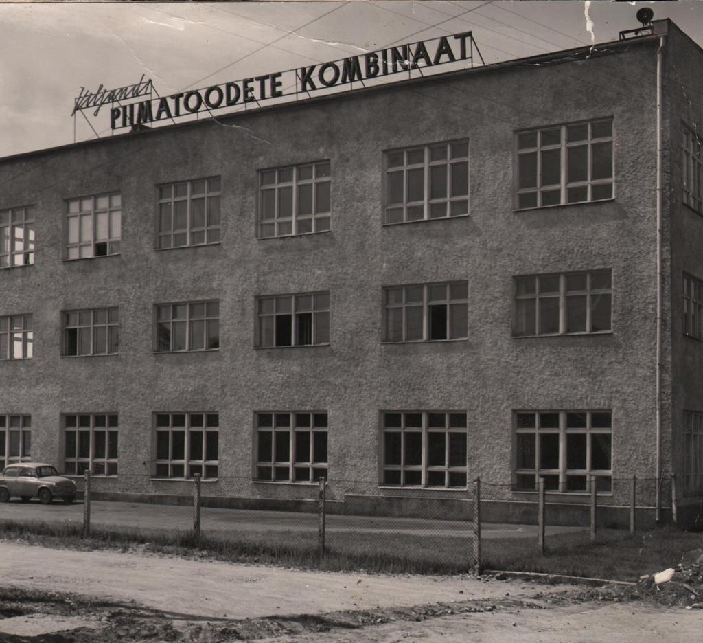 Viljandi PTK administratiivhoone eestvaates
