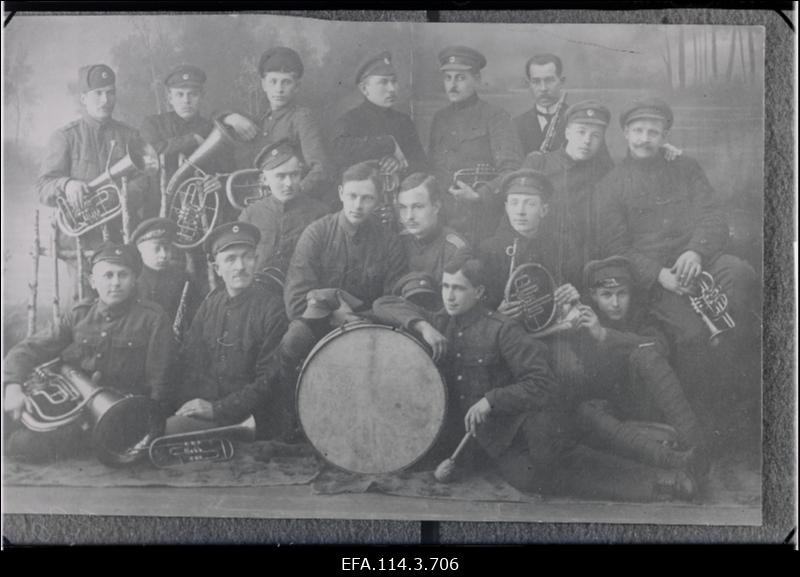 Vabadussõda. Viljandi-Pärnu Kooliõpilaste Pataljoni orkester.