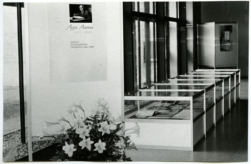 Agu Aarna isikunäitus "Agu Aarna 1915-1995" TPI fuajees, okt. 1995.a.