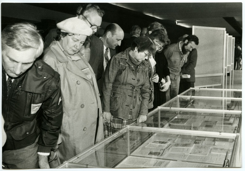 Tallinna Tehnikumi 70. juubeli tähistamine, näituse vaatamine, 19. sept. 1988.a.