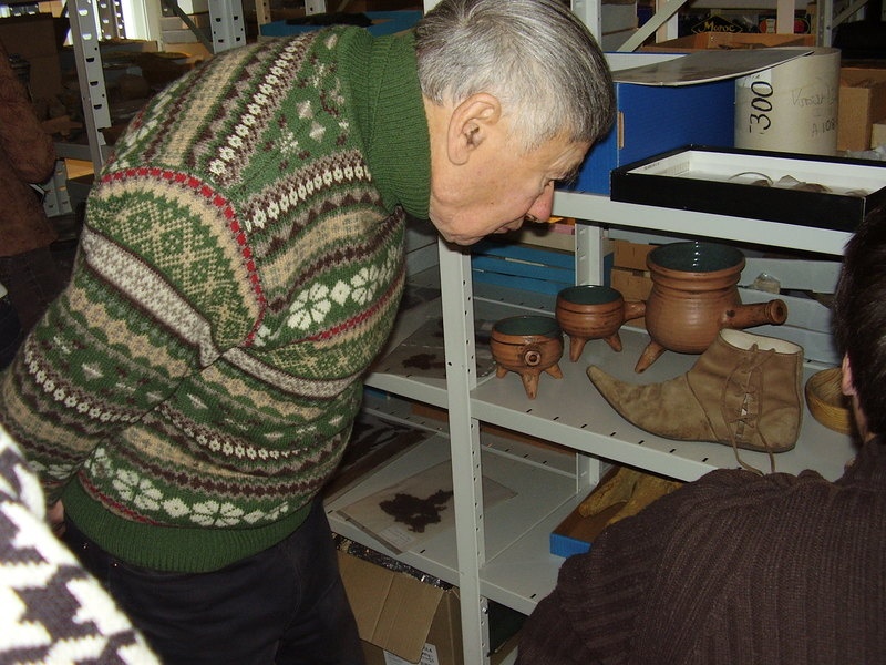 Rahvusvaheline koostööprojekt History in Town Tartu linnamuuseumis, õppepäev arheoloogiafondis. Tartu, 2006.