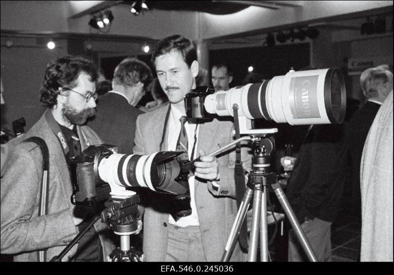 Firma Canon presenteerib fototehnikat.