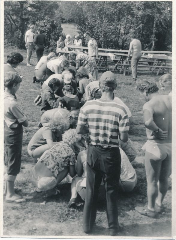 Foto. Sidetöötajate a/ü vabariiklik seminarlaager Haapsalu raj. Kirimäel, foto H. Matsberg, 1973