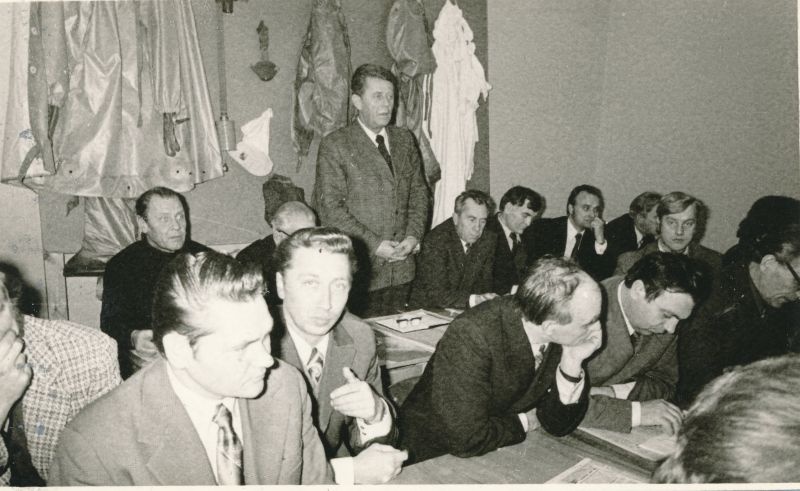 Foto. Vabariiklikud sidesüsteemi tsiviilkaitseõppused Haapsalus, 1975