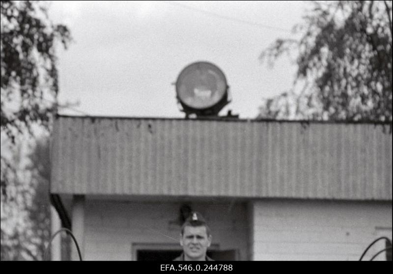 Nõukogude kaitseväele kuulunud mahajäetud lõhkainelaod Astangul.