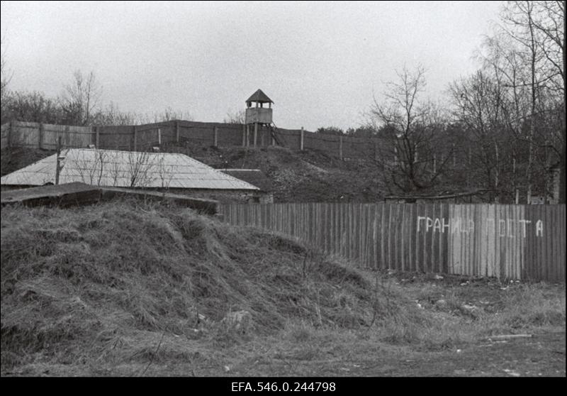 Nõukogude kaitseväele kuulunud mahajäetud lõhkainelaod Astangul.