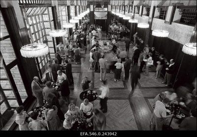 [Eesti kaubandustoodete] näitus Sakala keskuse saalis.  similar photo