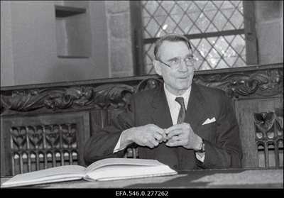 Soome presidendi Mauno Koivisto lühivisiit Tallinna.  similar photo