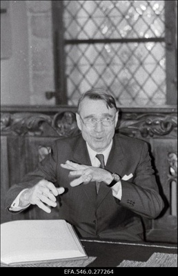 Soome presidendi Mauno Koivisto lühivisiit Tallinna.  similar photo