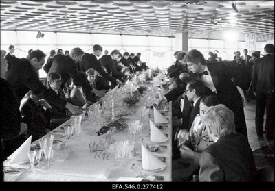 Prantsusmaa president Francois Mitterand külaskäigul Eestisse.  similar photo