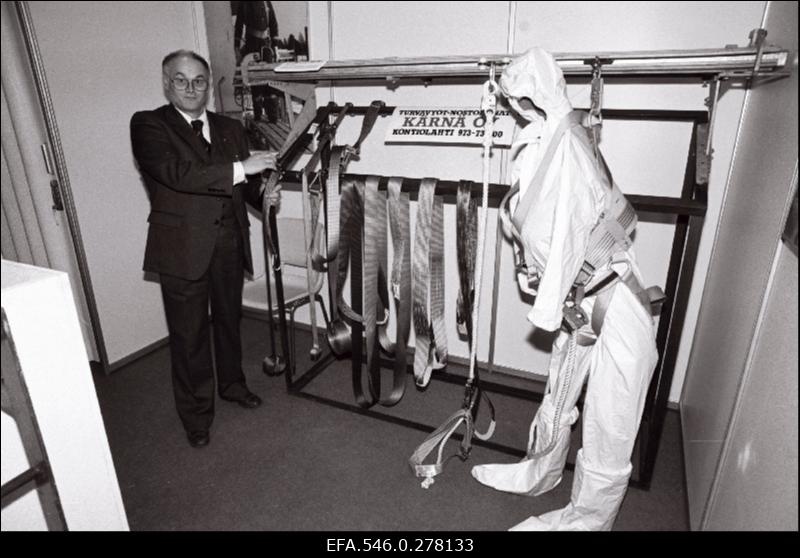 Välisfirmade toodete näitus.