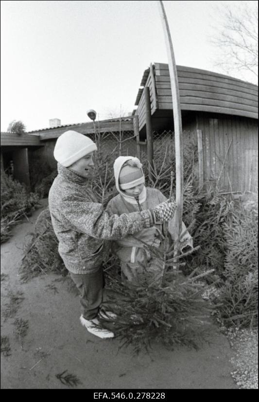 Kauplemine keskturul.