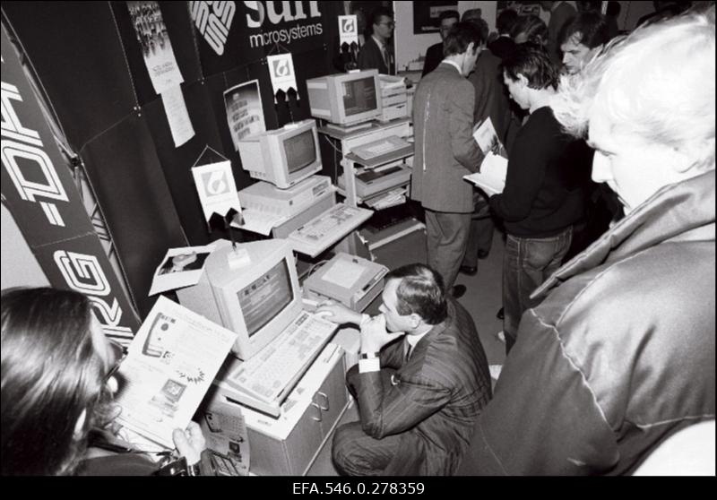 Arvutite alane väljapanek Eesti Näitusel.