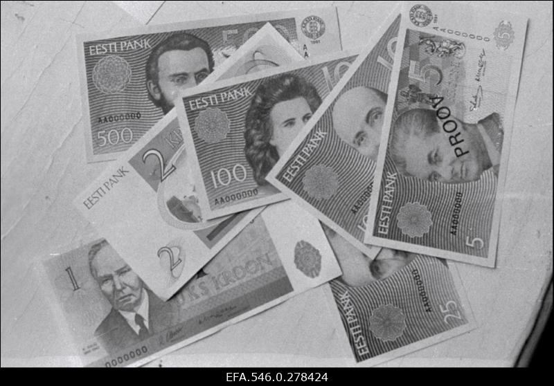 Rahavahetus kroonidele üleminekul.