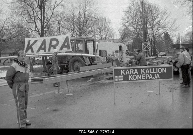 Metsatöötehnika väljapanek Eesti näitusel.