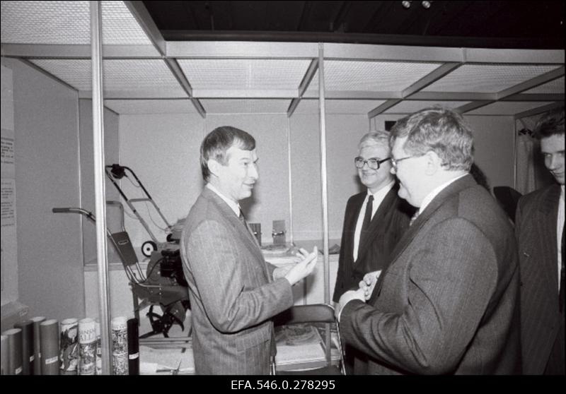 Eesti ettevõtete toodete väljapanek Eesti Näitusel.