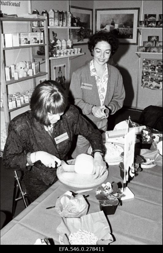 Kaubandusmess Eesti Näitusel.