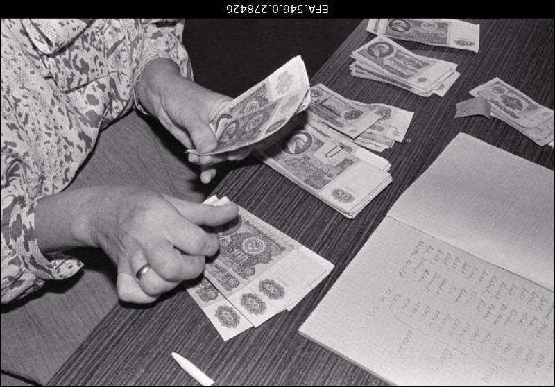 Rahavahetus kroonidele üleminekul.