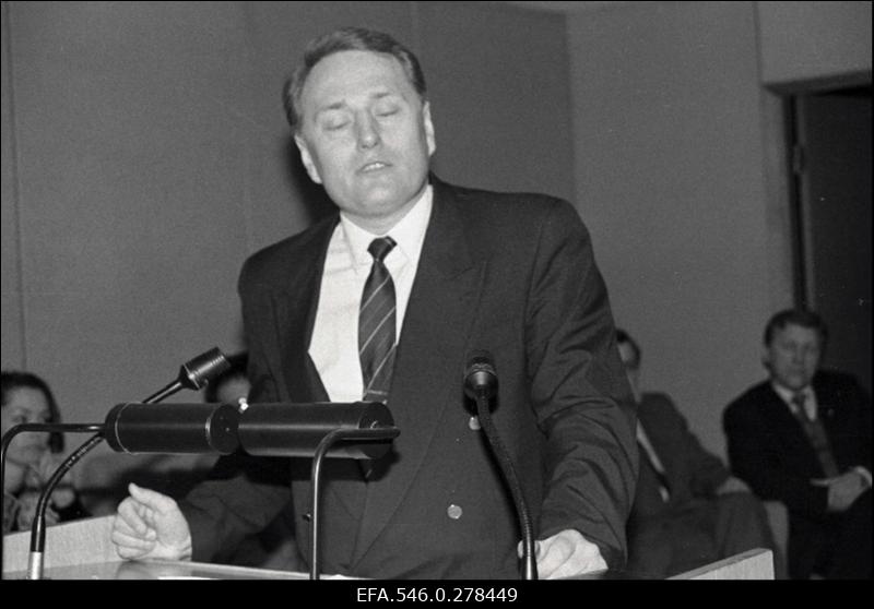 Rahavahetus kroonidele üleminekul. Pangategelaste kohtumine kodanikega.